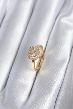 Pirinç Gold Renk Zirkon Taşlı Kalp Charm Model Kadın Yüzük - TJ-BYK2863