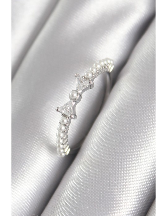 Pirinç Gümüş Renk Zirkon Taşlı Kurdele Model İnci Detay Kadın Yüzük - TJ-BYK3060