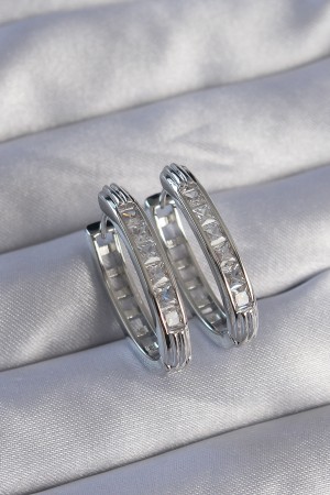 Pirinç Gümüş Renk Zirkon Taşlı Oval Model Küpe - TJ-BKP9078 Pirinç Gümüş Renk Zirkon Taşlı Oval Model Küpe - TJ-BKP9078