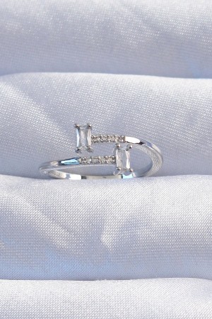 Pirinç Gümüş Renk Zirkon Taşlı Geometrik Ayarlanabilir Yüzük - TJ-BYK3240 Pirinç Gümüş Renk Zirkon Taşlı Geometrik Ayarlanabilir Yüzük - TJ-BYK3240