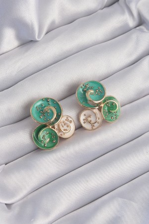 Pirinç Gold Renk Yeşil Mineli 3lü Orkide Küpe - TJ-BKP9217 Pirinç Gold Renk Yeşil Mineli 3lü Orkide Küpe - TJ-BKP9217