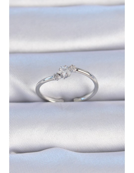 Pirinç Gümüş Renk Çiçek Model Zirkon Taş Detay Kadın Yüzük - TJ-BYK3323