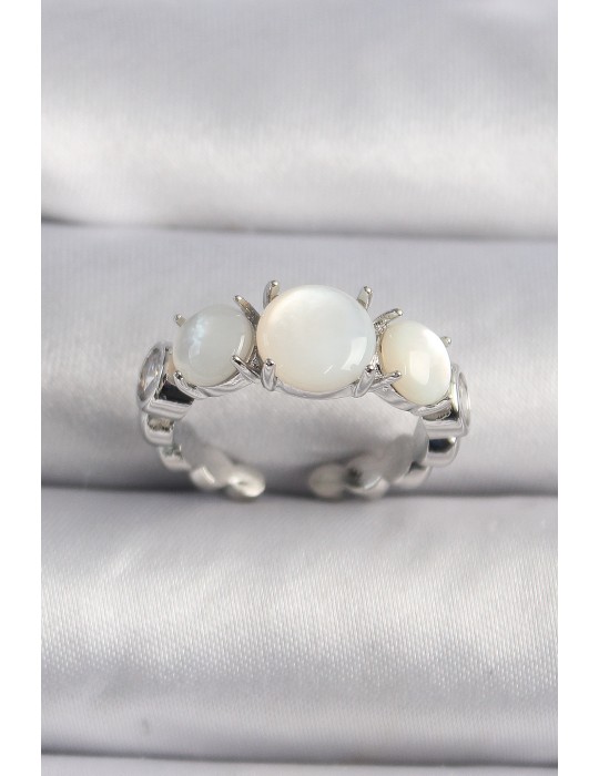 Pirinç Gümüş Renk Zirkon Taş Detaylı Beyaz Sedefli VIP Seri Kadın Yüzük - TJ-BYK3503