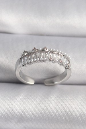 Pirinç Gümüş Renk Zirkon Taşlı İnci Detay VIP Seri Kadın Yüzük - TJ-BYK3519 Pirinç Gümüş Renk Zirkon Taşlı İnci Detay VIP Seri Kadın Yüzük - TJ-BYK3519