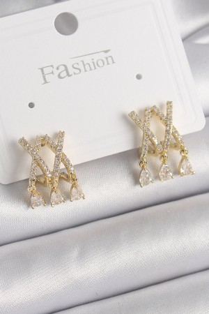 Pirinç Gold Renk Zirkon Taşlı X Model Sallantı Detay Kadın Küpe - TJ-BKP9872 Pirinç Gold Renk Zirkon Taşlı X Model Sallantı Detay Kadın Küpe - TJ-BKP9872