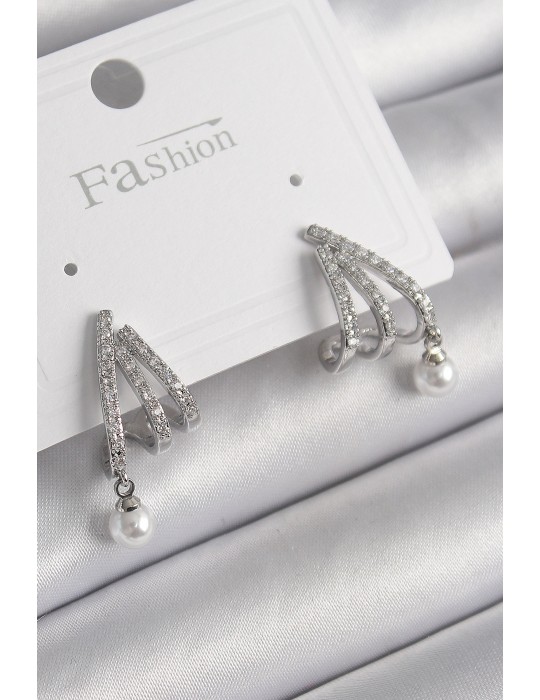 Pirinç Gümüş Renk Zirkon Taşlı Pençe Model İnci Detay Kadın Küpe - TJ-BKP9958