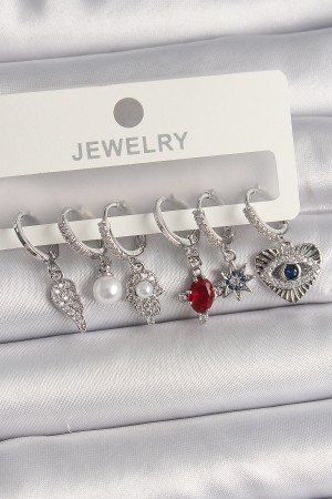 Pirinç Gümüş Renk Sallantı Zirkon Taşlı Fatma Ana El Figür Kadın Küpe Seti - TJ-BKP10117 Pirinç Gümüş Renk Sallantı Zirkon Taşlı Fatma Ana El Figür Kadın Küpe Seti - TJ-BKP10117