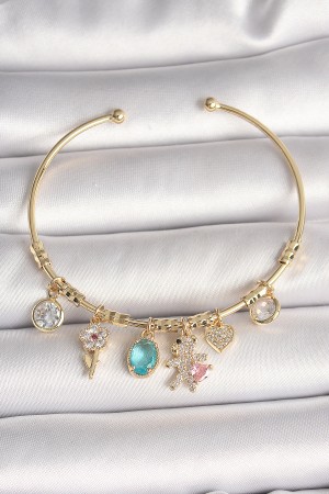 Pirinç Gold Renk Sallantı Zirkon Taşlı AYıcık Figür Kalp Detay Charm Kadın Bileklik - TJ-BB6894 Pirinç Gold Renk Sallantı Zirkon Taşlı AYıcık Figür Kalp Detay Charm Kadın Bileklik - TJ-BB6894