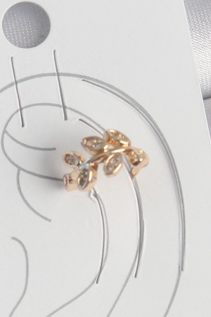 Pirinç Gold Renk Zirkon Taşlı Yaprak Model Kadın Kıkırdak Küpe - TJ-BKP10572 Pirinç Gold Renk Zirkon Taşlı Yaprak Model Kadın Kıkırdak Küpe - TJ-BKP10572