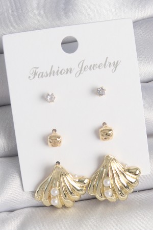 Pirinç Gold Renk Zirkon Taşlı İnci Detaylı Deniz Kabuğu Model 3 Çift Kadın Küpe Seti - TJ-BKP10617 Pirinç Gold Renk Zirkon Taşlı İnci Detaylı Deniz Kabuğu Model 3 Çift Kadın Küpe Seti - TJ-BKP10617
