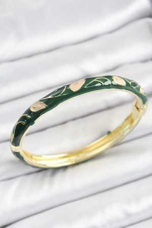 Mineli Pirinç Gold Renk Yeşil Çiçek Motifli Kadın Kelepçe - TJ-BB7149