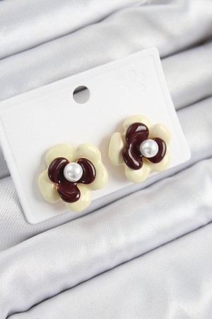 İnci Detaylı Krem Kahverengi Renk Papatya Model Kadın Küpe - TJ-BKP10859 İnci Detaylı Krem Kahverengi Renk Papatya Model Kadın Küpe - TJ-BKP10859