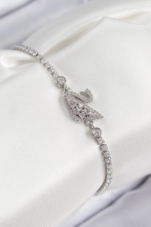 Pirinç Zirkon Taşlı Kuğu Model Gümüş Renk Kadın Bileklik - TJ-BB7690 Pirinç Zirkon Taşlı Kuğu Model Gümüş Renk Kadın Bileklik - TJ-BB7690