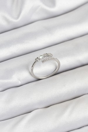 Pirinç Gümüş Renk Kalpli Detaylı Zirkon Taşlı Kadın Yüzük - TJ-BYK3841 Pirinç Gümüş Renk Kalpli Detaylı Zirkon Taşlı Kadın Yüzük - TJ-BYK3841