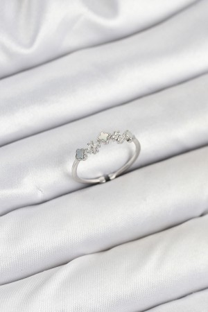 Pirinç Gümüş Renk Minimal Yonca Detaylı Kadın Yüzük - TJ-BYK3843 Pirinç Gümüş Renk Minimal Yonca Detaylı Kadın Yüzük - TJ-BYK3843