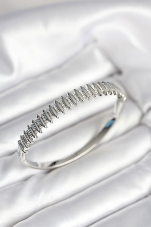 Gümüş Renk Zirkon Taşlı Pirinç Kadın Kelepçe - TJ-BB8020