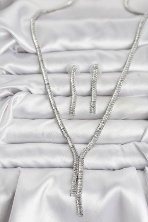 Gümüş Renk Baget Zirkon Taşlı Kadın Kolye Küpe Set - TJ-BKO10637 Gümüş Renk Baget Zirkon Taşlı Kadın Kolye Küpe Set - TJ-BKO10637