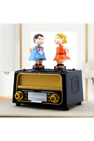 Öpüşen Çift Müzik Kutusu Öpüşen Çift Müzik Kutusu