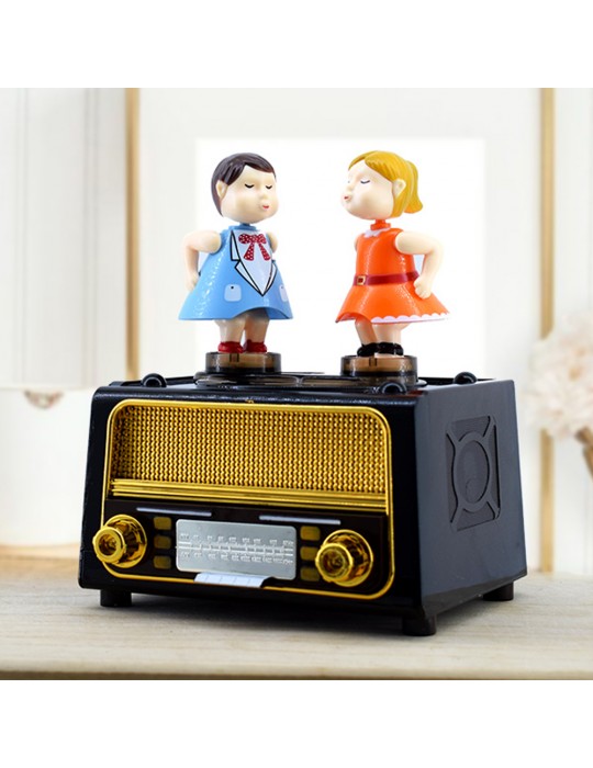 Öpüşen Çift Müzik Kutusu