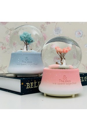 Orta Boy Romantik Çiftler Temalı Kar Küresi Orta Boy Romantik Çiftler Temalı Kar Küresi