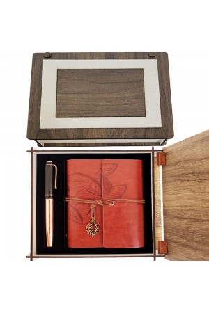Özel Ahşap Kutulu Kahve Deri Defter ve Bakır Roller Kalem Set Özel Ahşap Kutulu Kahve Deri Defter ve Bakır Roller Kalem Set
