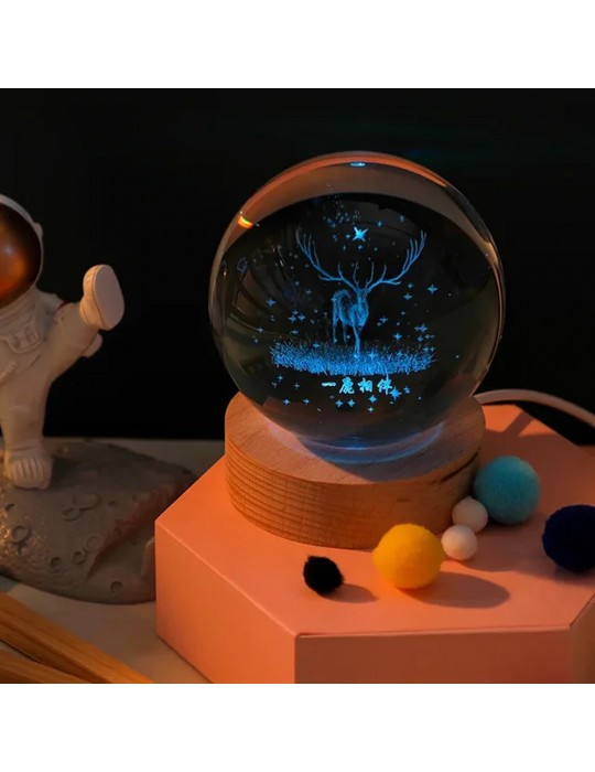 Ahşap Altlıklı Geyik Cam Küre RGB