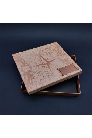 Kutu Pusula Temalı Kutu Pusula Temalı