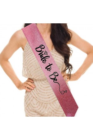 Pembe Üzeri Siyah İtalik Alyanslı Bride To Be Yazılı Simli Işıltılı Kuşak Kemer 10x80 cm Pembe Üzeri Siyah İtalik Alyanslı Bride To Be Yazılı Simli Işıltılı Kuşak Kemer 10x80 cm