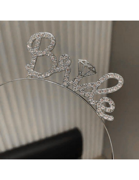Gümüş Renkli Taşlı “Bride” Gelin Tacı – El Yazısı Yazı Tipiyle